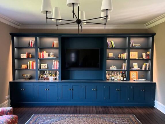 Media unit bookcase with lighting